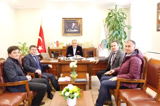Gölcük Gölü'ndeki sazlıklar temizleniyor