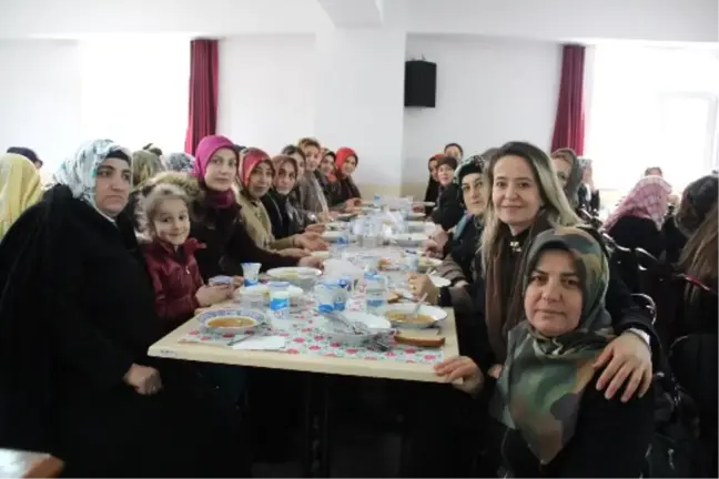 Emniyet Genel Müdürü Altınok'un Eşi Şehit Yakınlarıyla Buluştu