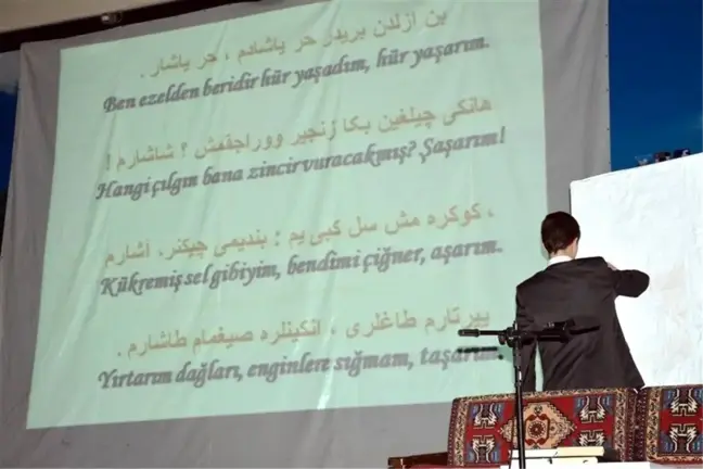 Edremit'te İstiklâl Marşı'nın Kabulü Törenle Kutlandı