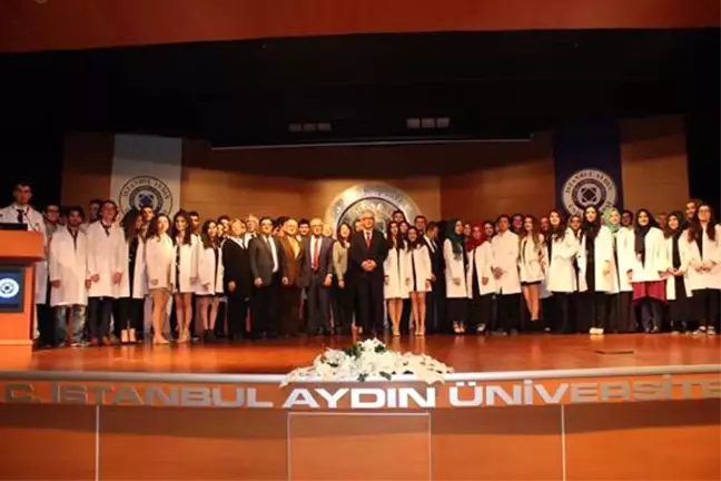 Beyaz Önlüklerini Tıp Bayramı'nda Giydiler
