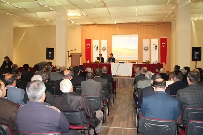 Vali Aktaş Muhtarlarla Buluştu