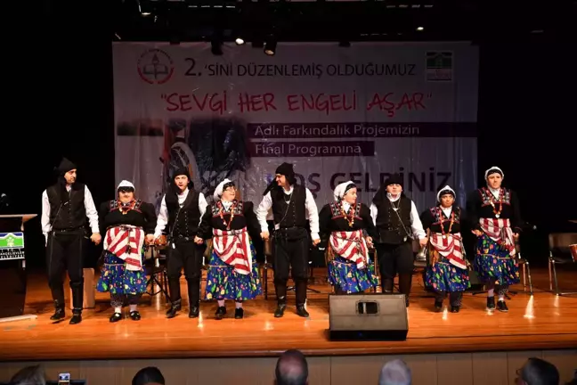 Sevgi her engeli aşar…
