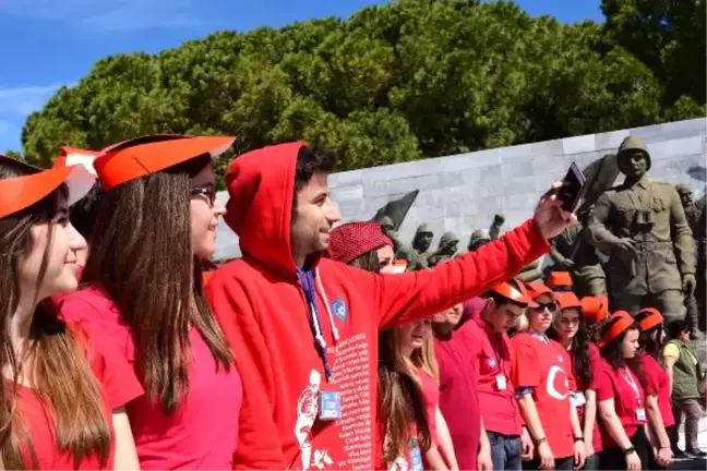 Şehitler Abidesi'nde Muhteşem Koreografi