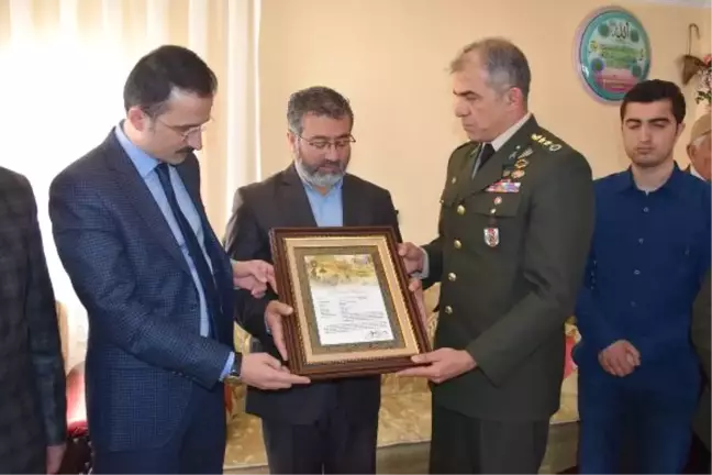 El Bab Şehidinin Ailesine 'Şahadet Belgesi' Verildi