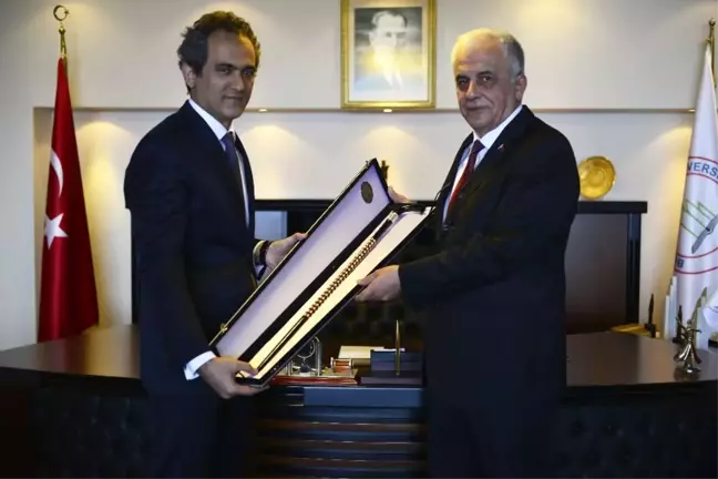 Tüba Başkanı Prof. Dr. Ahmet Cevat Acar, Rektör Özer'i Ziyaret Etti