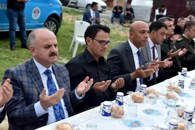 Vali Çakacak, Şehit Can'ın Mevlidine Katıldı