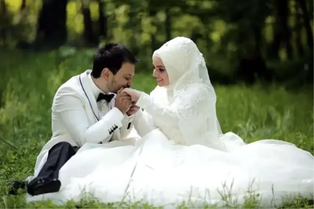 Gelinlik ve Damatlık Giyememek İçlerinde Ukde Kalmıştı