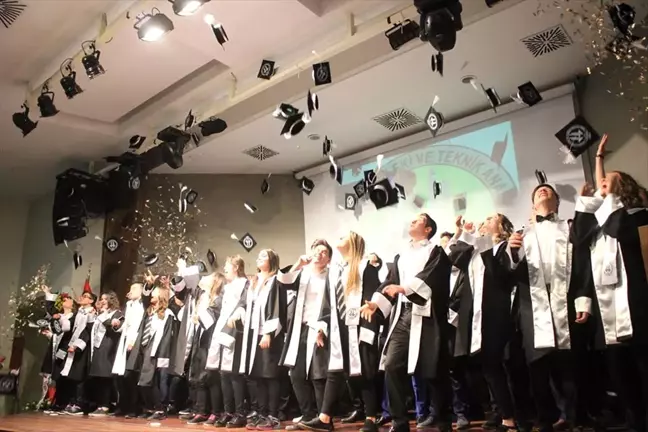 Edirne'de Öğrencilerin Mezuniyet Coşkusu