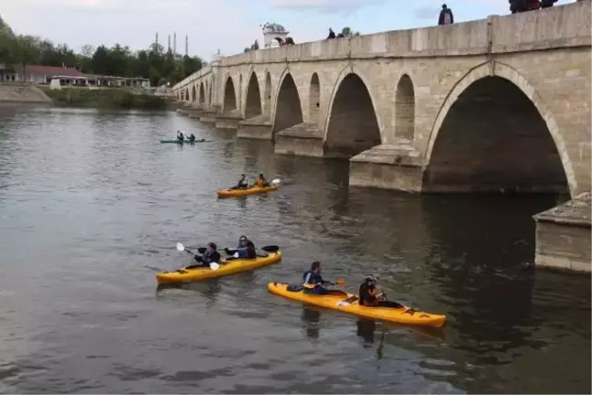 Meriç Nehri'nde Kano Yarışı