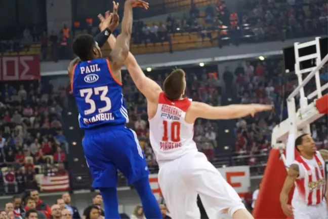 Anadolu Efes, Olympiakos'u Devirdi