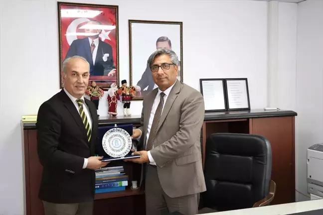 Aski Çubuk Müdürü Akyıldız'a Plaket