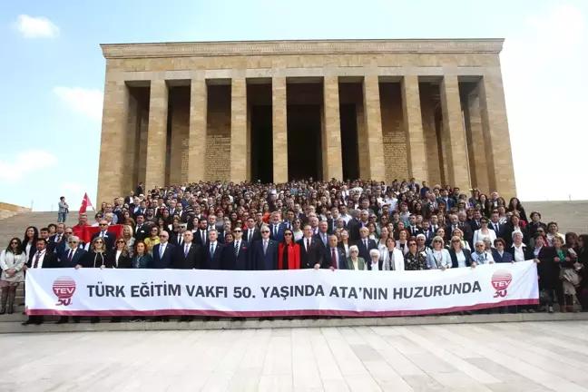 Türk Eğitim Vakfı 50. Yılında Ata'nın Huzurunda