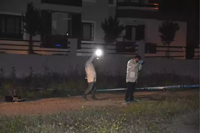İzmir'de Boş Arazide Patlama