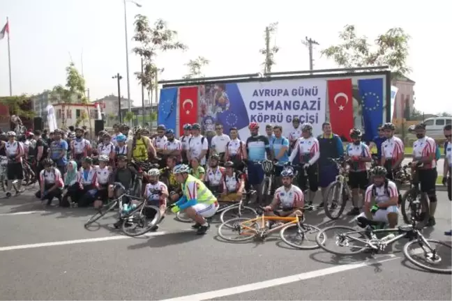 Bisikletle Osmangazi Köprüsü'nden Geçtiler