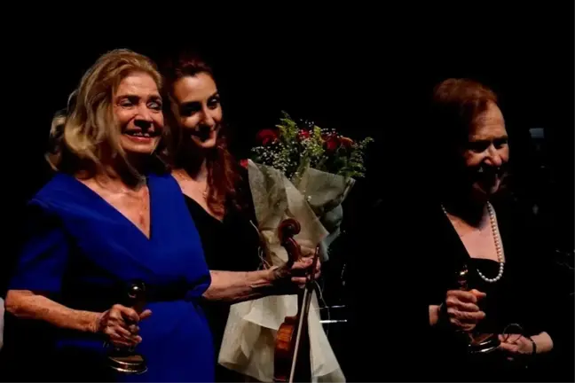 Dünyaca Ünlü Sanatçılar Ayla Erduran ve Ayşegül Sarıca'dan Mersin'de Unutulmaz Konser