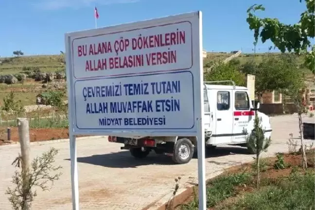Midyat'ta Belediyeden 'dualı ve Beddualı' Çöp Uyarısı