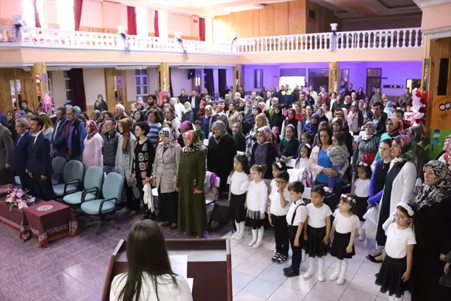 Anaokulu Öğrencilerinin Mezuniyet Heyecanı