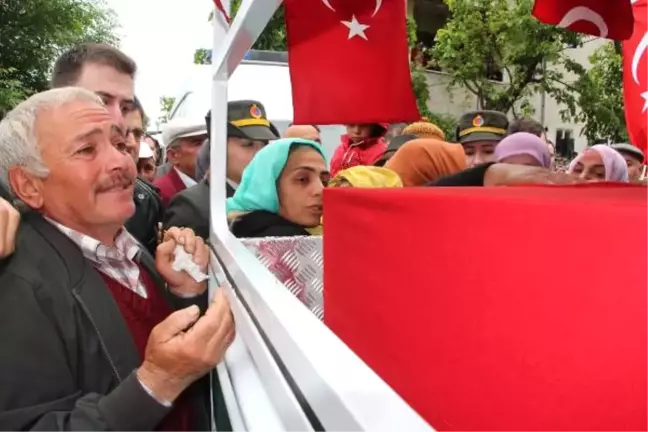 Şehit Uzman Çavuş Özdemir, Baba Ocağında Son Yolculuğuna Uğurlandı