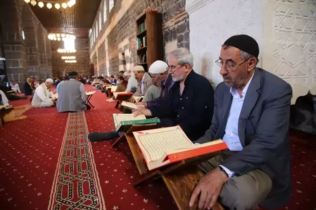 Terörün Tahrip Ettiği Camiler Cemaatine Kavuştu
