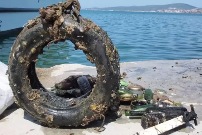 Denizde 1 Saatte Çıkardıklarını Kıyıda Sergiledi