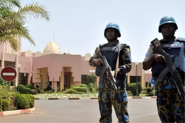 Mali'de Anayasa Değişikliği Yürüyüşü Engellendi