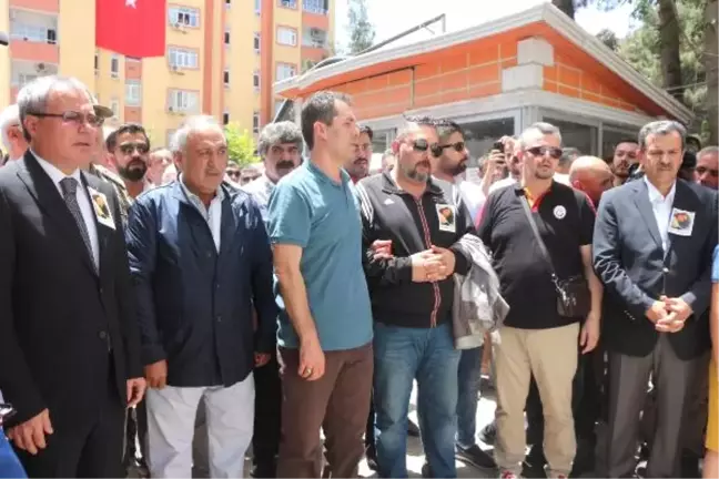 PKK'nın Şehit Ettiği Şenay Öğretmen, Gözyaşlarıyla Uğurlandı