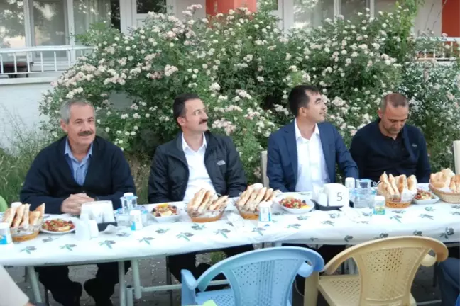 Adilcevaz'da Güvenlik Güçleri ve Muhtarlara İftar Yemeği Verildi