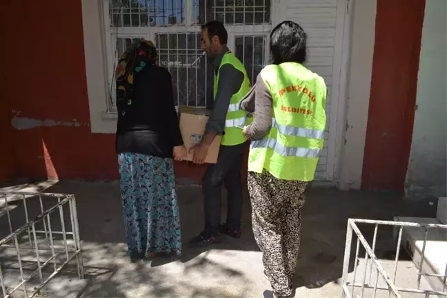 Sağ Elin Verdiğini Sol El Görmüyor