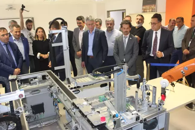 Ford Otosan Meslek Yüksek Okulunda Laboratuvar Açılışı Yapıldı