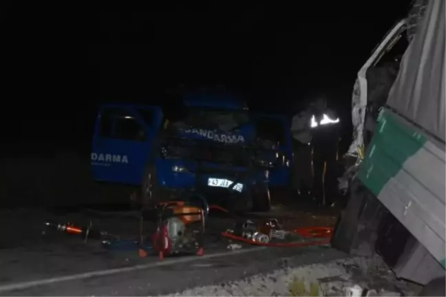 Kütahya'da Askeri Araç Kaza Yaptı: 1 Şehit, 8 Yaralı