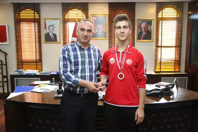 Şampiyondan Başkan Yılmazer'e Ziyaret