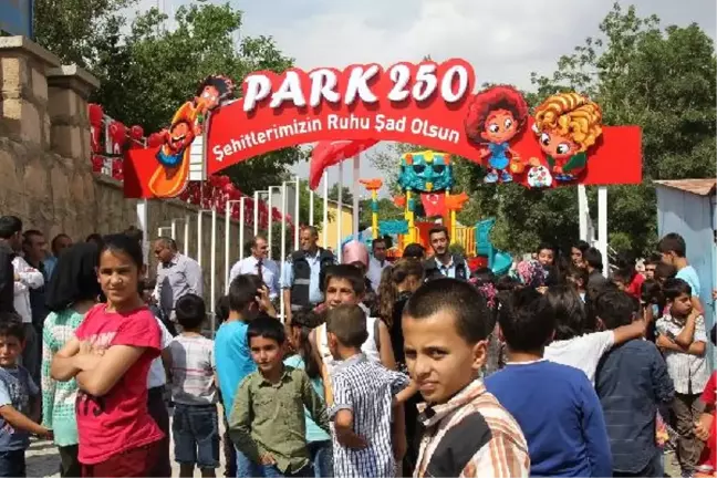 Başkale'de 15 Temmuz Şehitleri Anısına Çocuk Parkı Açıldı