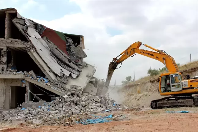 Uçhisar'da Sit Alanına Yapılan Bina Yıkıldı