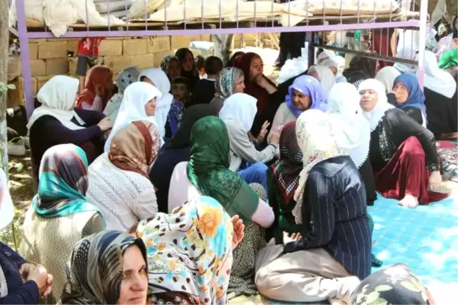 Adana'da Ölen 5 İşçi, Suruç'ta Toprağa Verildi