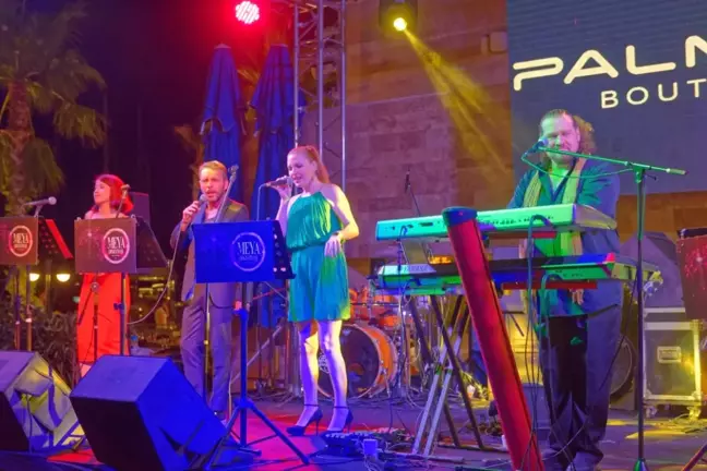 Palmarina Bodrum'da Dans Şov Ve Konserler