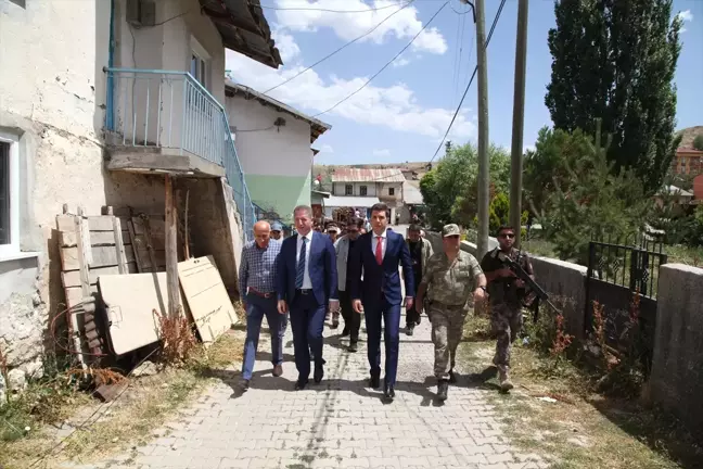 Vali Gül Zara İlçesi Köylerini Gezdi