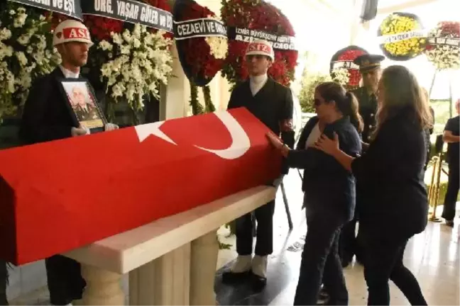 Emekli Korgeneral Özkılıç İzmir'de Son Yolculuğuna Uğurlandı