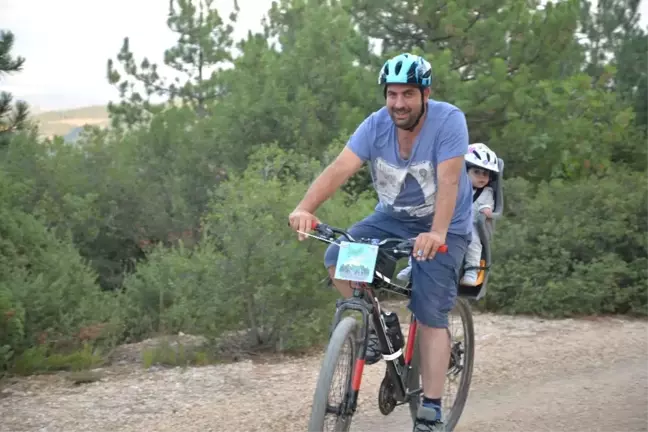 Sağlıklı Yaşam ve Doğaya Saygı İçin Çoluk Çocuk Pedal Çevirdiler