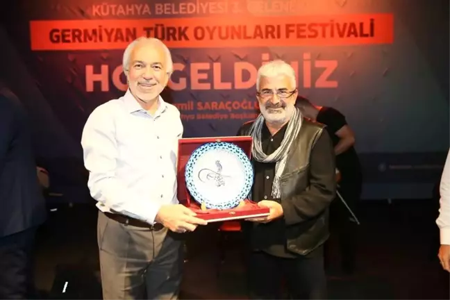 Kütahya'da Esat Kabaklı Konseri