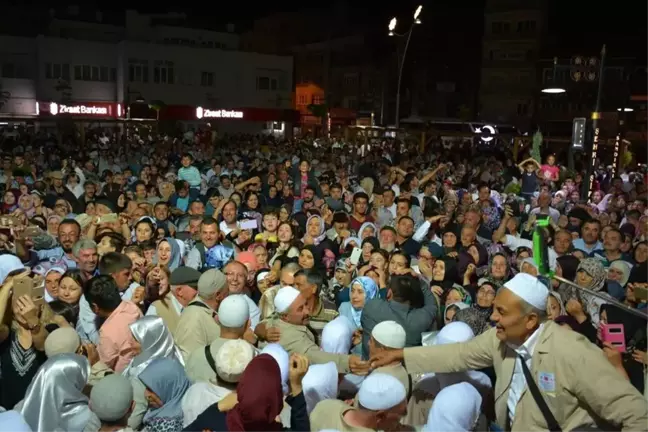 Sandıklı'da Hacı Uğurlama Töreninde İzdiham Yaşandı
