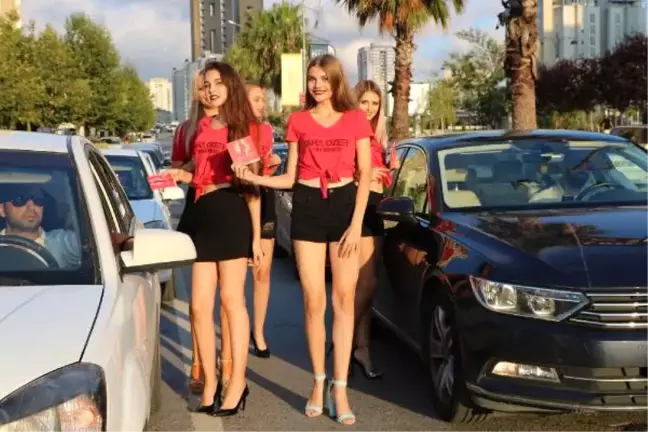 Amerikalı Hayranları Taha Özer'in Yeni Single'ını Trafikte Dağıttı
