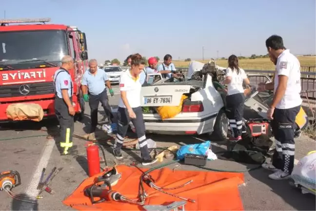 Bayram Tatili Yolunda Kaza: 1 Ölü, 1 Yaralı
