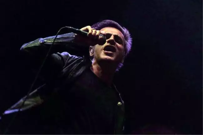 Zeytinli Rock Festivali'nin İkinci Gününe Teoman Damgasını Vurdu