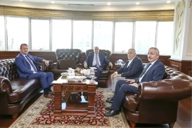 Bakan Fakıbaba, Asüd ve Usk Başkanı Çallı'dan Süt Sektörü'nü Dinledi