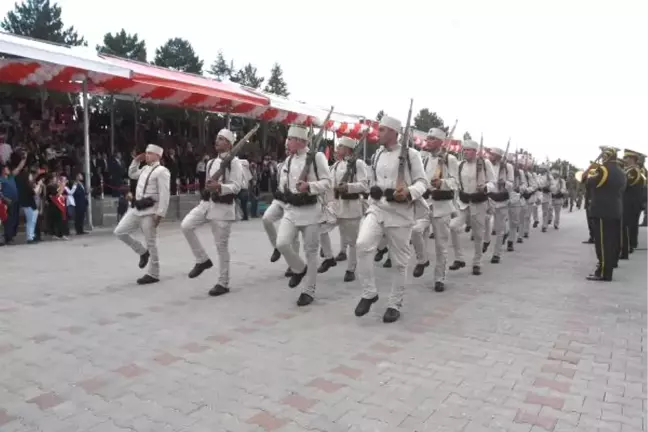 Kütahya'daki 30 Ağustos Törenlerine Bakanlar da Katıldı