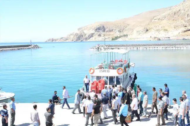 3. Van Gölü Tekne Turu