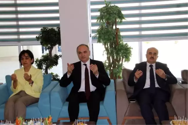 Bakan Özlü Düzce'de Bayramlaşma Törenine Katıldı