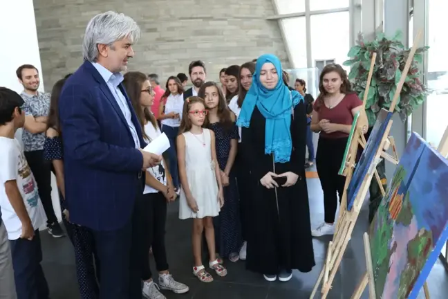 Akhisarlı Çocukların Resim Sergisi Görülmeye Değer