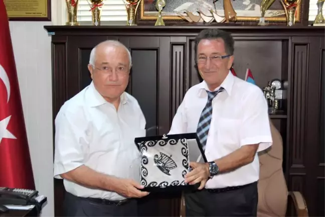 Eski TBMM Başkanı Çiçek'ten Edremit Belediyesine Ziyaret