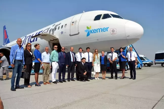 'Kemer' Logolu Uçaktan İlk Uçuş